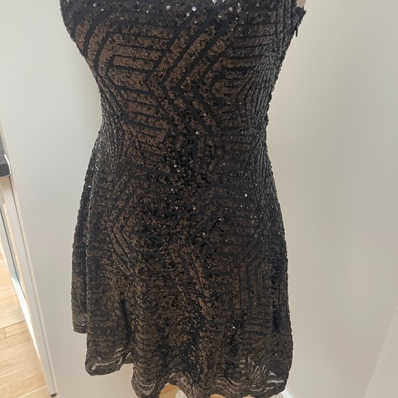 lulus - Picture 2 of 10